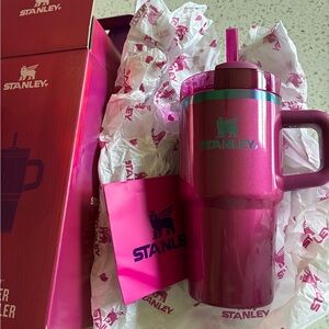 Stanley 20oz NIB Berry Truffle Quenche